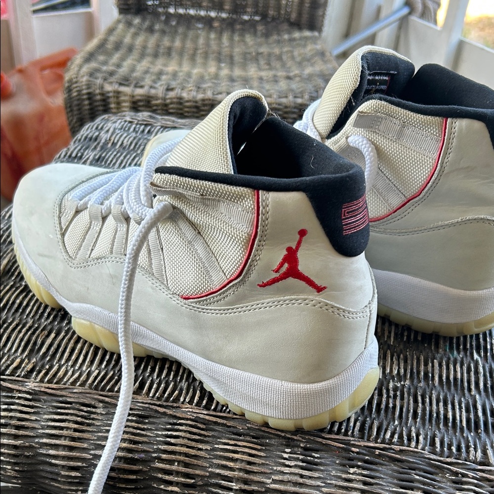 Air Jordan 11 retro platinum sneakers